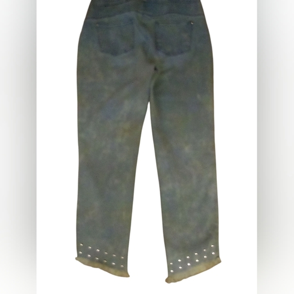 Investments- NWT, Slim Factor, Lite Washed Ankle Blue Jeans Beaded Bottoms, Med. - Picture 8 of 8